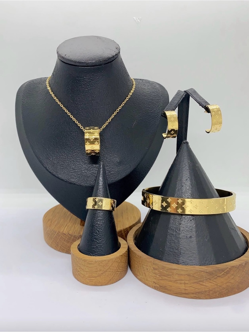 Fashion Jewelry Gold-Tone Star Motif Necklace Set